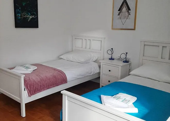 Stara Szwajcaria Bed & Breakfast *